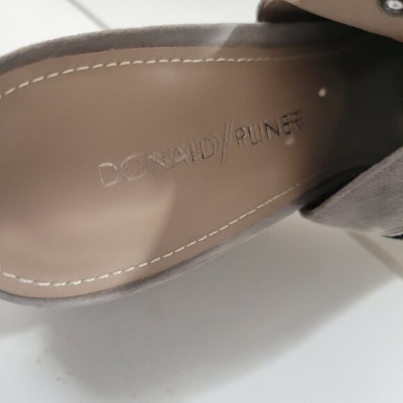 Donald Pliner Grey Suede Studded Open Toe Bootie Size 8.5 - Picture 2 of 5